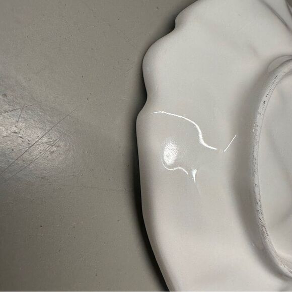 Vintage White Ceramic artichoke Plates - Picture 7 of 8